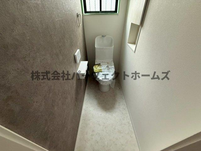 太秦緑ヶ丘戸建　賃貸のトイレ|トイレもきれいです