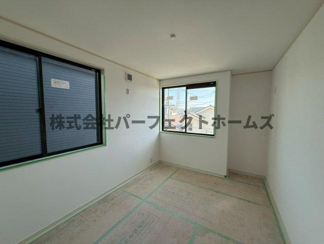 太秦緑ヶ丘戸建　賃貸の洋室|広々とした洋室です