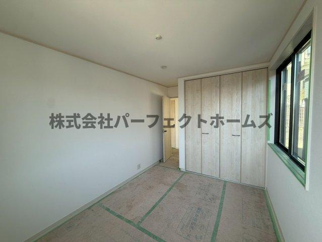 太秦緑ヶ丘戸建　賃貸の洋室|落ち着いた色調の洋室です