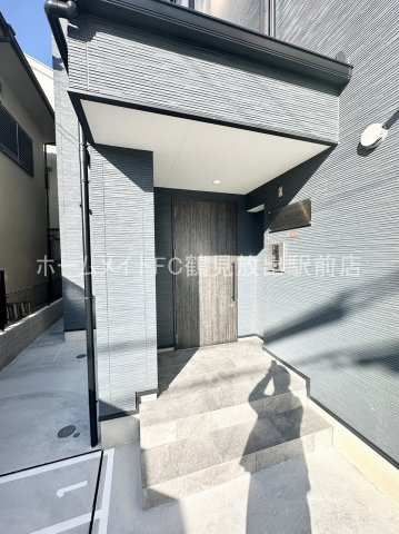 大阪市鶴見区今津北４丁目のアパートのエントランス