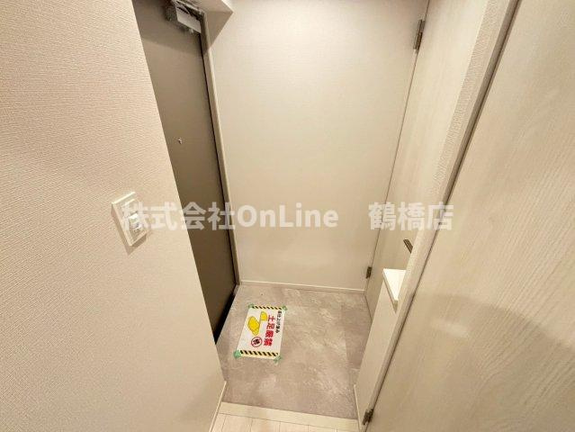 スプランディッド玉造の玄関