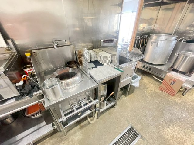 高岡本町中部貸店舗の設備