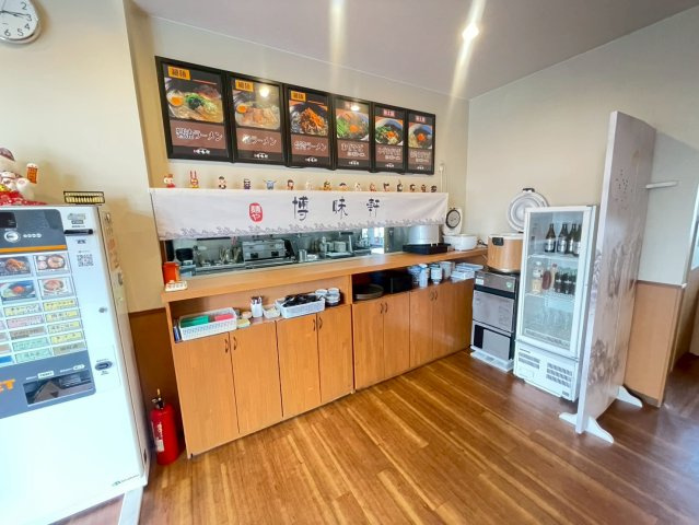 高岡本町中部貸店舗の内装