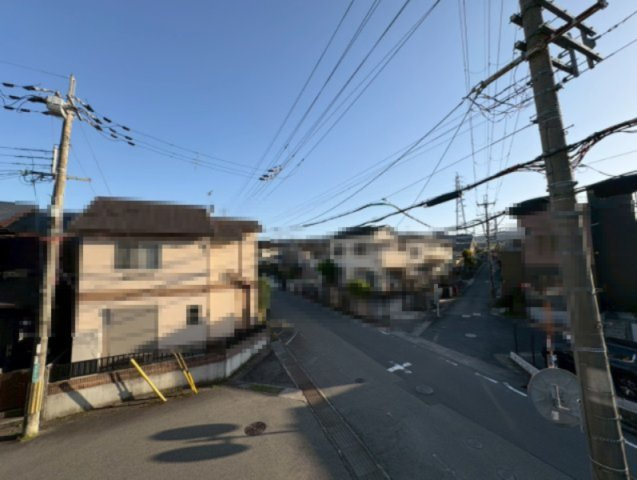亀岡市篠町見晴2丁目の前面道路含む現地写真|周辺は落ち着いた住宅地です。