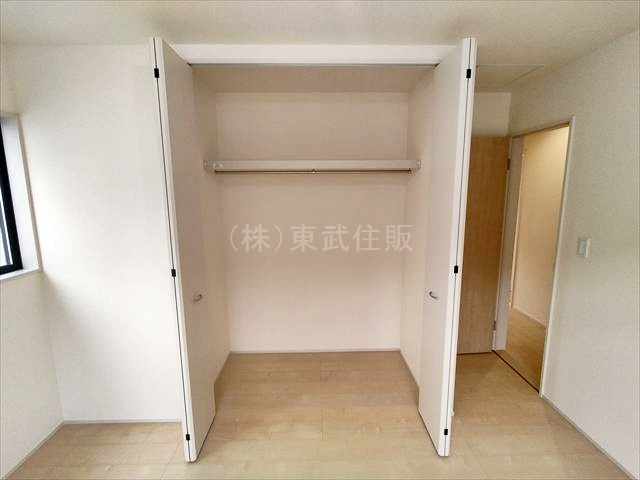 【収納】 | 鶴ヶ島市脚折第二十七 | 2階南西側6.5帖洋室の収納です