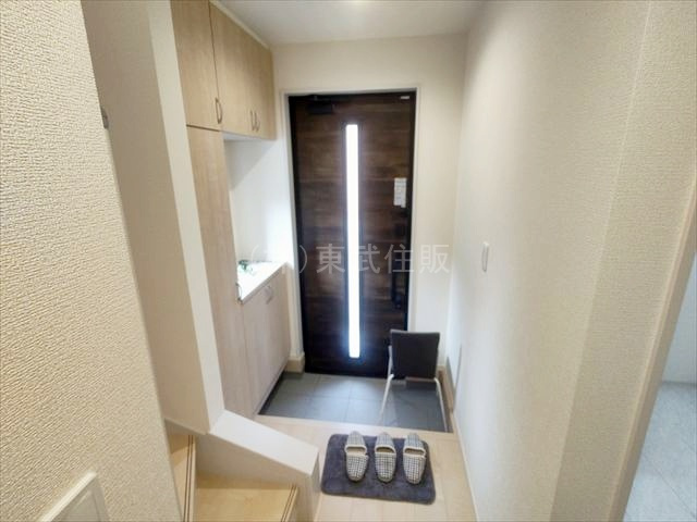 【構造・工法・仕様】 | 鶴ヶ島市脚折第二十七 | 明るい玄関です