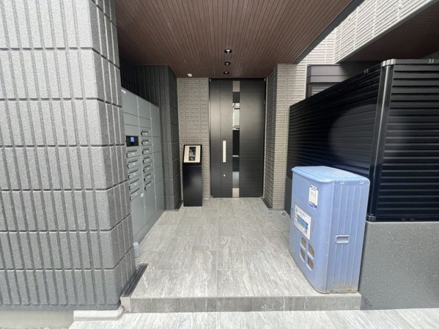 HEBEL　MAISON六甲篠原中町のエントランス