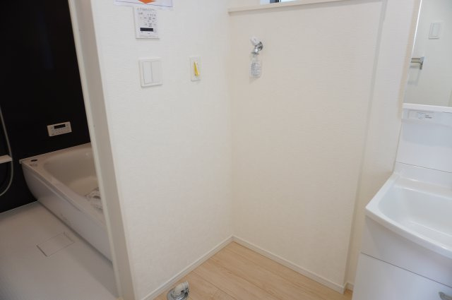 越谷市大字弥十郎 新築分譲住宅のランドリースペース