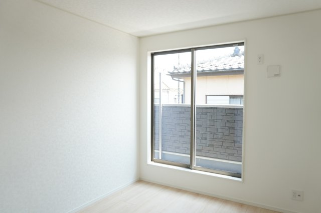 越谷市大字弥十郎 新築分譲住宅の洋室
