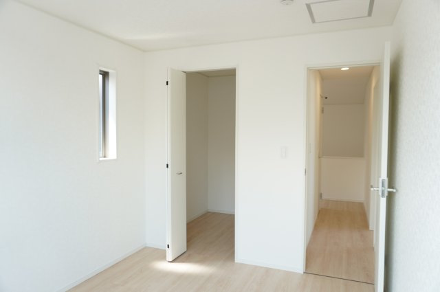 越谷市大字弥十郎 新築分譲住宅の洋室