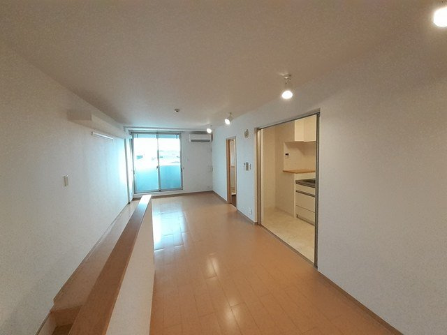 レジデンス斑鳩の居間・リビング|ゆったりとした居間です