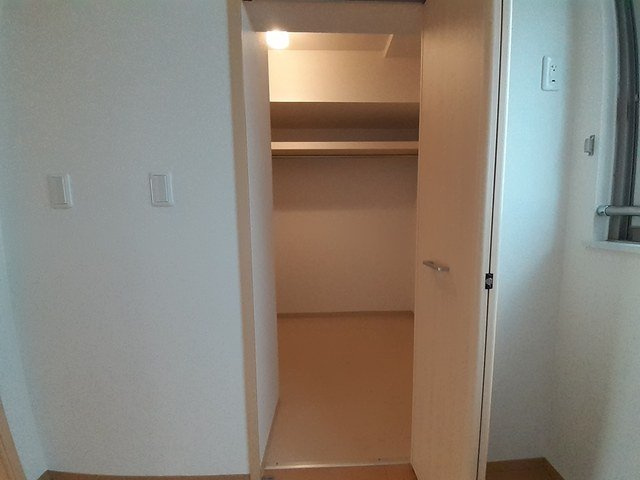 レジデンス斑鳩の収納|たっぷりとした収納スペースです