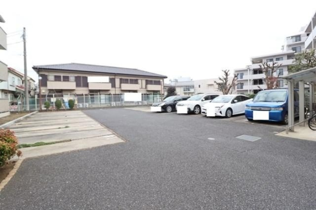 グラン・ヴェルジェ　Ⅲの駐車場