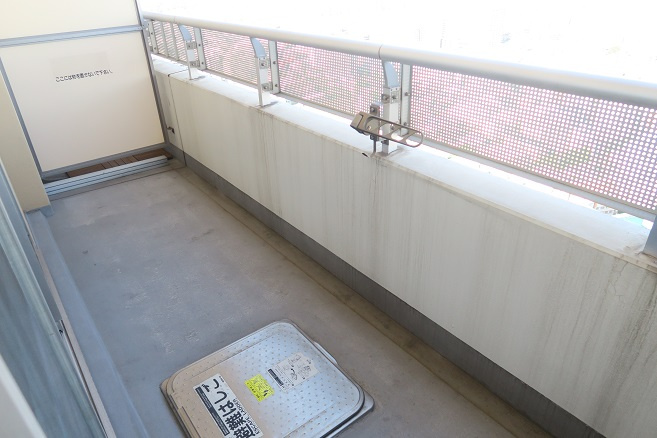 新宿区河田町の賃貸マンションのバルコニー