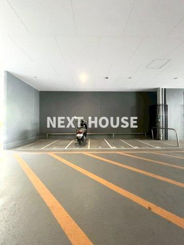 ルネフラッツ谷町四丁目の駐車場