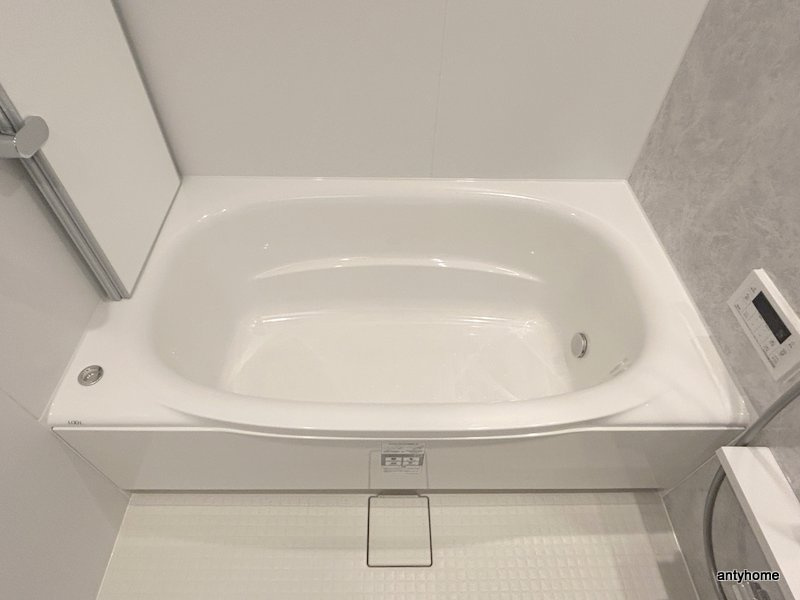 コンフォリア・リヴ博労町一丁目Q　仲介手数料無料の浴室