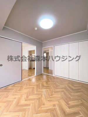【洋室】 | 　ペントハウス11 | 使いやすい洋室です