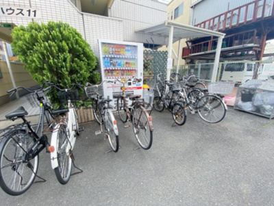 【その他共用部分】 | 　ペントハウス11 | 駐輪場です