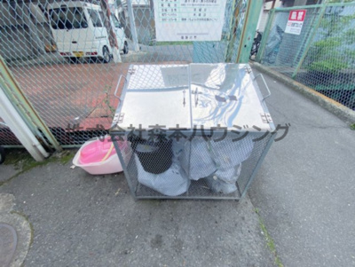 【その他共用部分】 | 　ペントハウス11 | 専用ごみ置き場です