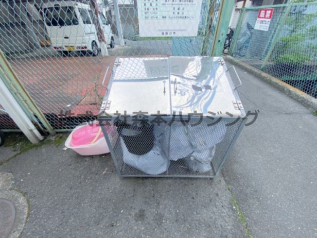 【その他共用部分】 | 　ペントハウス11 | 専用ごみ置き場です