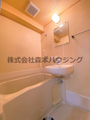 【浴室】 | 　ペントハウス11 | 日々の暮らしに欠かせないお風呂です