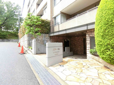【エントランス】 | メロディーハイム北千里古江台弐番館