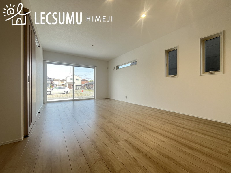 姫路市広畑区清水町2丁目/新築戸建の居間・リビング