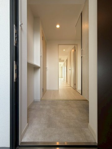 スプランディッド難波WESTⅢの玄関