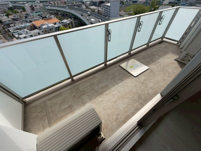 スプランディッド難波WESTⅢのバルコニー