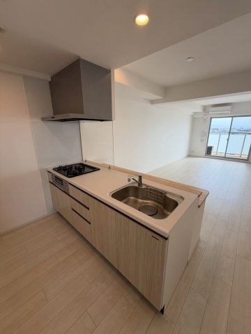 スプランディッド難波WESTⅢのキッチン
