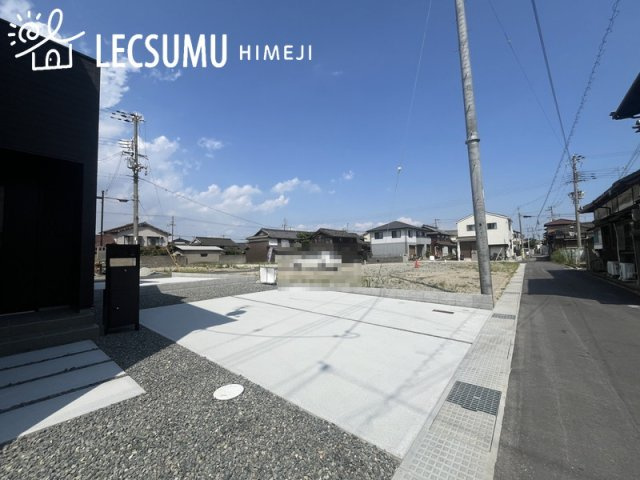 姫路市広畑区清水町2丁目/新築戸建の駐車場
