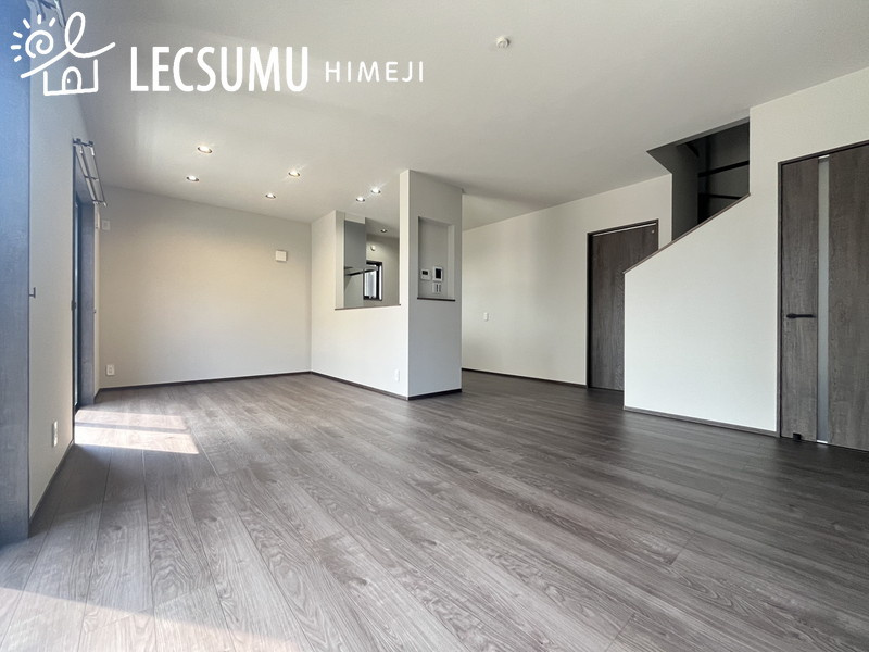 姫路市広畑区清水町2丁目/新築戸建の居間・リビング
