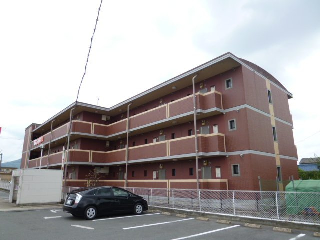 久留米市合川町の賃貸マンションの外観|落ち着いた雰囲気の外観です