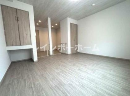 ｂｒｉｌｌａｎｔｅ　ｐａｗｓ　舎人