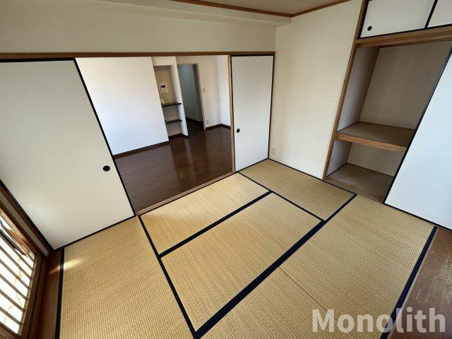 ロイヤルフラット壱番館の和室