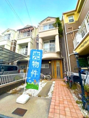 深江南町1丁目の外観|通勤にも外出にもアクセス良好。家族でおでかけすることも増えそうですね。