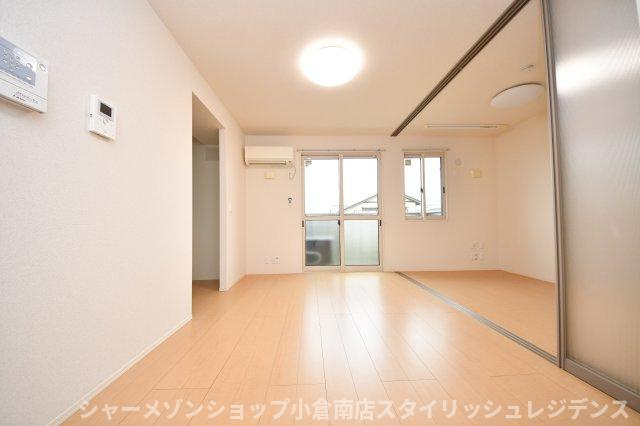 エスペランサ中曽根の居間・リビング