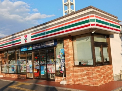 【周辺】 | グリーンハイツ向日 | セブンイレブン 向日市上植野店まで500m