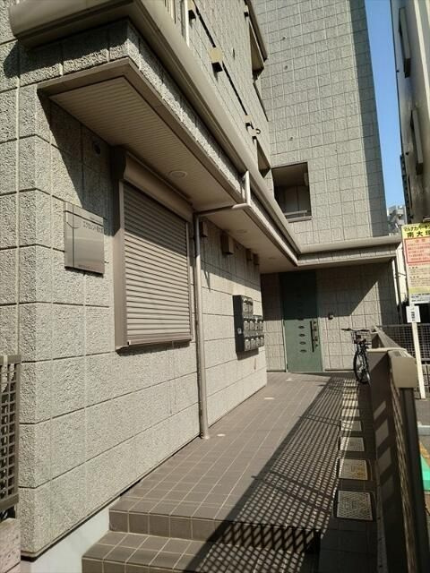 エクセレント南大塚のエントランス