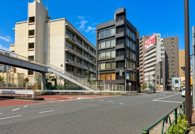 朝日サテライト上野のその他|前面道路