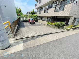 【駐車場】