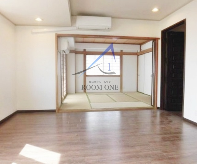 クレシェンドの居間・リビング|洋室のお部屋です。