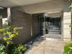 カーサスプレンディッド小石川のエントランス