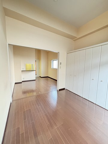 【寝室】 | セントロイヤルクラブ新大阪