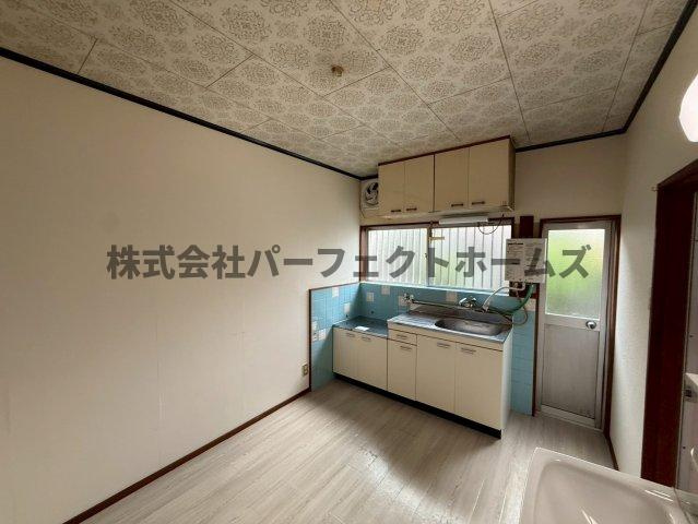 四条畷市中野本町テラスハウスの居間・リビング|使いやすい居間です