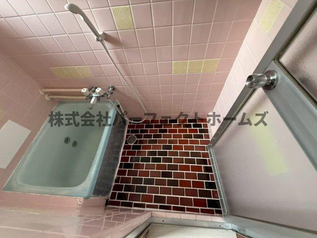 四条畷市中野本町テラスハウスの浴室|落ち着いた空間のお風呂です