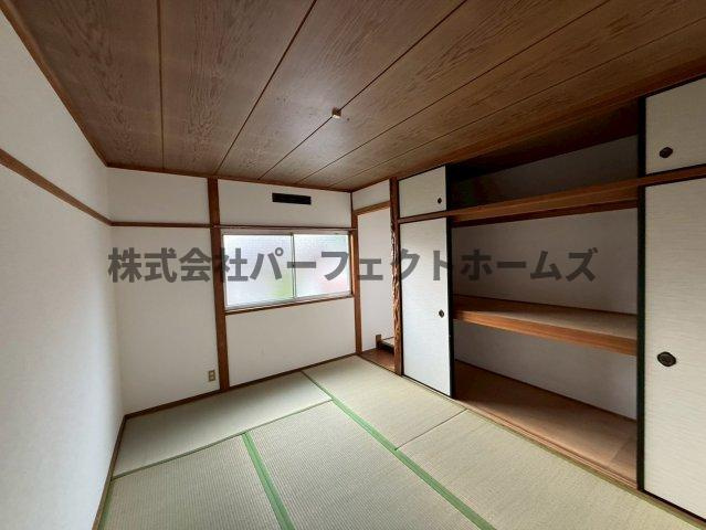 四条畷市中野本町テラスハウスの和室|い草の香りが落ち着く素敵な和室です