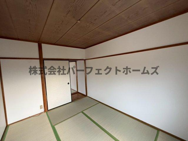 四条畷市中野本町テラスハウスの和室|来客時にも便利な和室付き