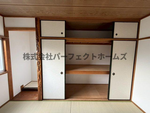 四条畷市中野本町テラスハウスの収納|こまごまとしたものを収納できそうですね