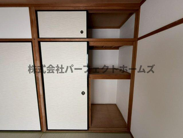 四条畷市中野本町テラスハウスの収納|収納豊富です